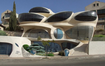7 Israeli buildings that will make you stop and stare