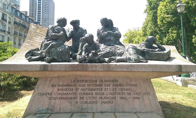Remembering the Vel d’Hiv’ Roundup: The Quiet Memorial by the Seine