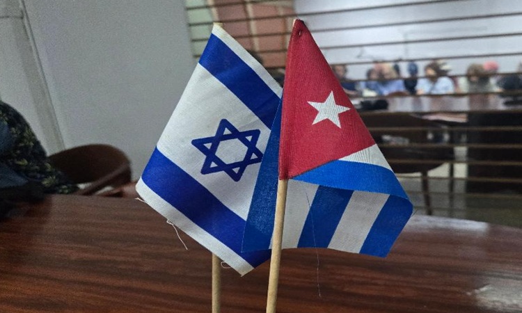 The Cuban Jewish Community: A Story of Struggle, Survival, and Renewal